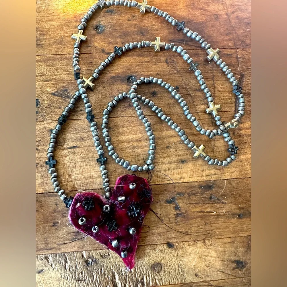 Velvet heart necklace - Picture 1 of 9